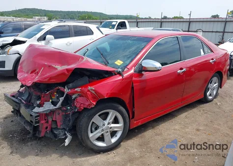 2014 Toyota Camry L/Se/Le/Xle z USA, uszkodzony, nr VIN 4T1BF1FK7EU749413